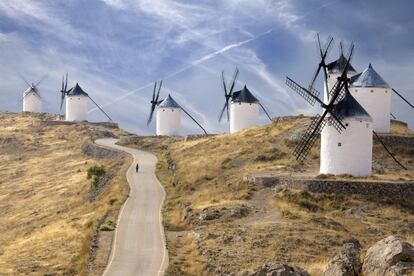 Molinos de viento en La Mancha (España).