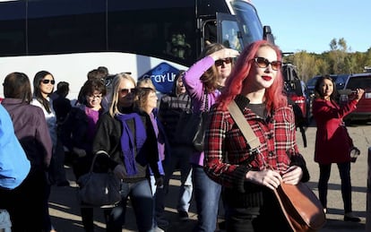 Los primeros seguidores que pudieron acceder ayer al tour por Paisley Park.