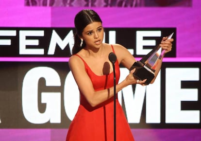 Selena, al recoger su premio a la mejor intérprete femenina.