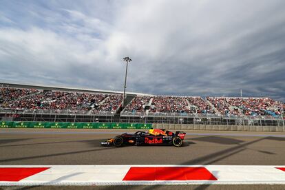 El piloto australiano Daniel Ricciardo, en una de las vueltas de la carrera.