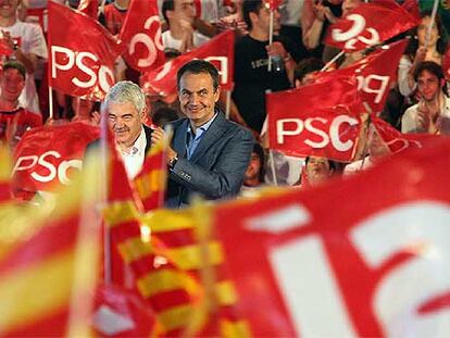 Pasqual Maragall y José Luis Rodríguez Zapatero, durante el mitin del PSC en Lleida.