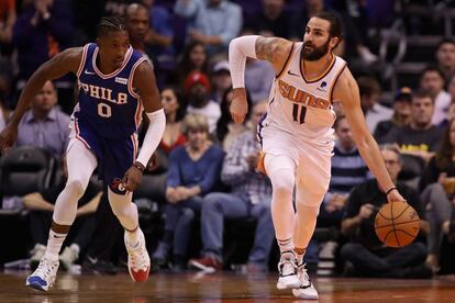 Ricky Rubio se zafa de Josh Richardson.