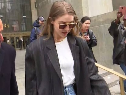 Gigi Hadid, a su salida de la corte de Manhattan.