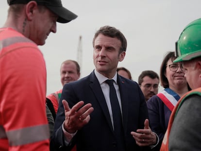 Macron, este lunes en un acto de campaña en Denain, al norte de Francia, tras su victoria en la primera vuelta de las presidenciales.