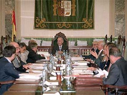 Reunión de la Junta de Fiscales de Sala, presidida por Jesús Cardenal, fiscal general.