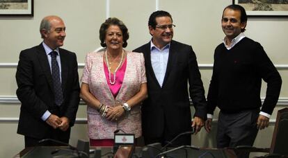 Alfonso Novo, Rita Barberá, Jorge Bellver y Alberto Mendoza, tras el anuncio de la remodelación del Gobierno municipal de Valencia.