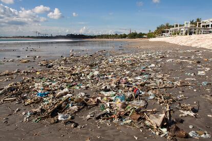 Kuta Beach, en Indonesia, es un ejemplo del horror causado por el sobreturismo.