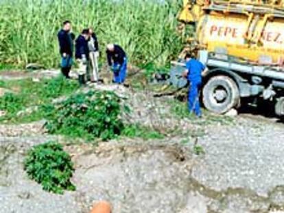 Vertido al río Campanillas.