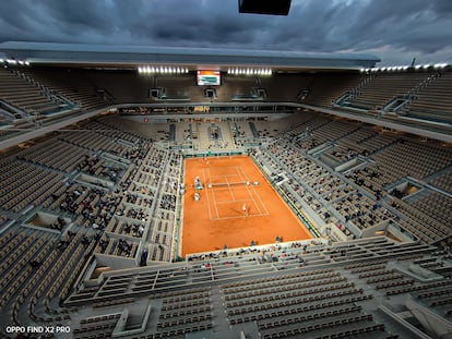 Panorámica de la Philippe Chatrier durante un partido de la última edición. / @ROLANDGARROS