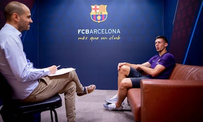 Florent Torchut, con su compatriota, el defensa del Barcelona Clément Lenglet.