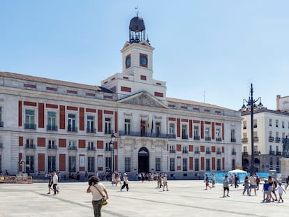 Fachada de la sede de la Presidencia de la Comunidad de Madrid, en agosto de 2023.