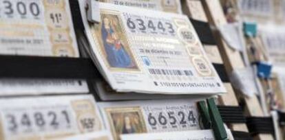 Varios décimos de la administración de lotería Doña Manolita.