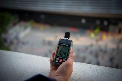 Medición de ruido en el estadio Santiago Bernabéu antes del concierto de Taylor Swift, el 29 de mayo de 2024.