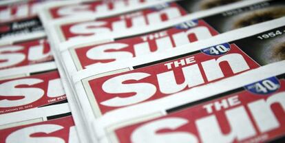 Vista de diversos exemplars del tabloide britànic 'The Sun' del 20 de gener.