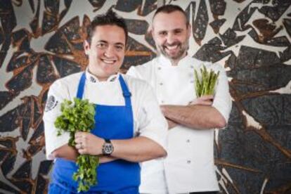 Los cocineros Daniel Ovadía (izquierda) y Rodrigo de la Calle.