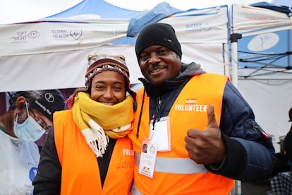Lamar Bailey y Gus Epam,  voluntarios de Uhuru, asociación antirracista valenciana.