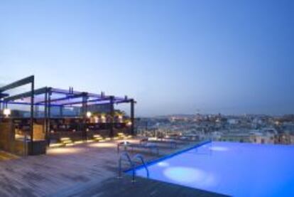 Terraza Sky Bar del Grand Hotel Central de Barcelona.