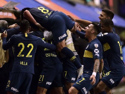 Boca celebra el segundo gol de Darío Benedetto.