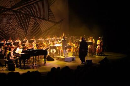 Antony y la Et Incarnatus Orkestra, durante el concierto de anoche en el Kursaal.