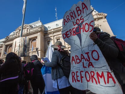Marcha en Jujuy en contra de la reforma de la Constitución provincial.