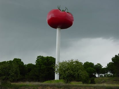 El tomatazo de Miajadas (Cáceres). / ESPAÑA BIZARRA