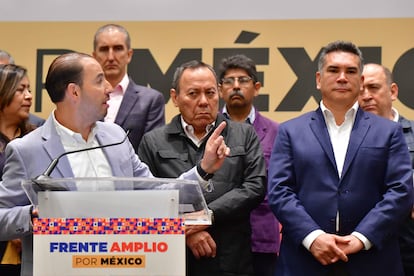 Cortés, Zambrano y Moreno durante una conferencia en la que explicaron cómo sería la elección interna de la coalición.