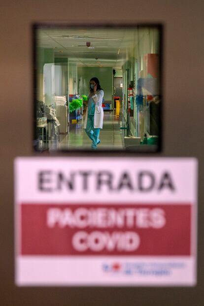 En Torrejón siguen existiendo zonas específicas para pacientes covid además de un área "de transición", para que permanezcan aquellos pacientes que ingresan a la espera del resultado de la PCR.