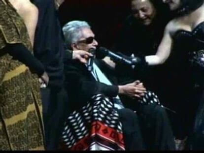 "Volver, volver" ante un público emocionado