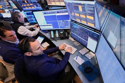 Operadores de Wall Street, este viernes.