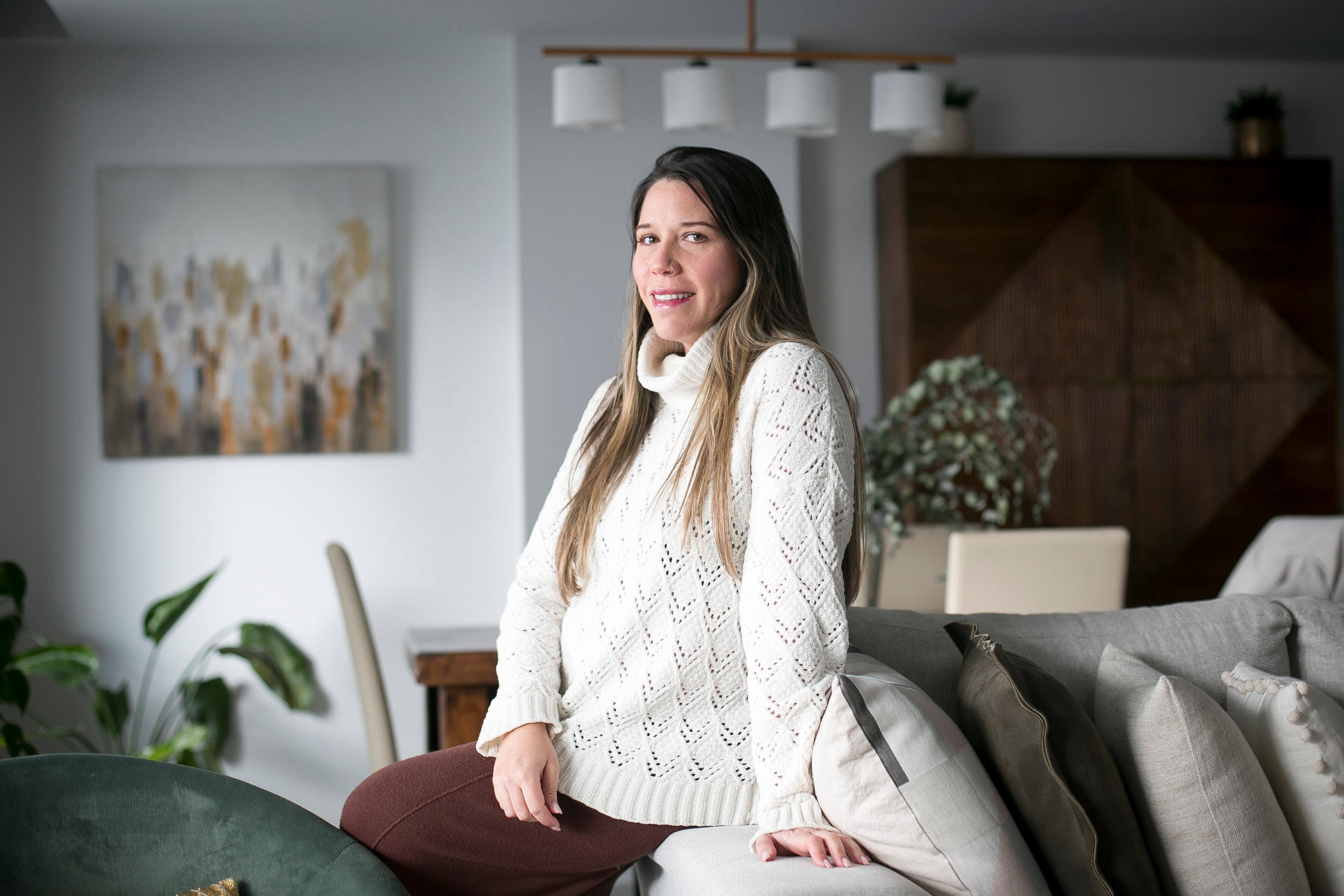 Jessica Klejman, trabajadora venezolana en su casa de Madrid.