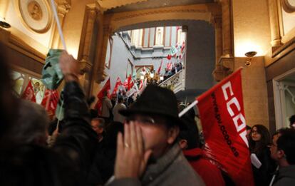 Ocupación de un grupo de sindicalistas del Palacio de Fuentehermosa de la Generalitat