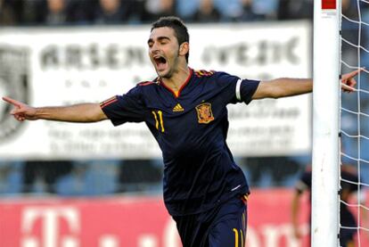 Adrián López celebra el segundo tanto ante Croacia.