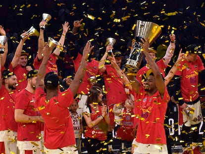 Los jugadores del CSKA celebran el título conquistado en la Final Four de Vitoria en 2019.