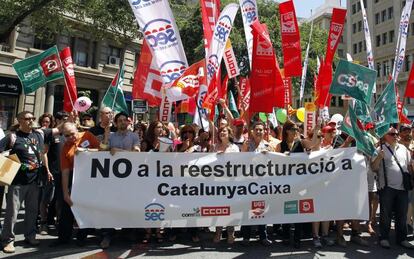 Protesta sindical contra el ajuste laboral en Catalunya Banc, el a&ntilde;o pasado.