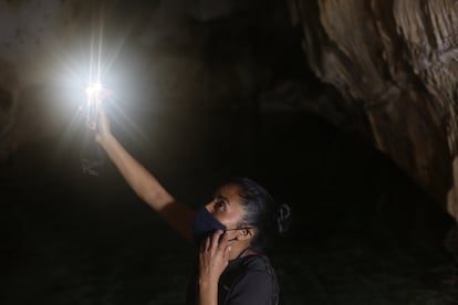 Maribel Ek Can en el cenote Santa María Yucatán