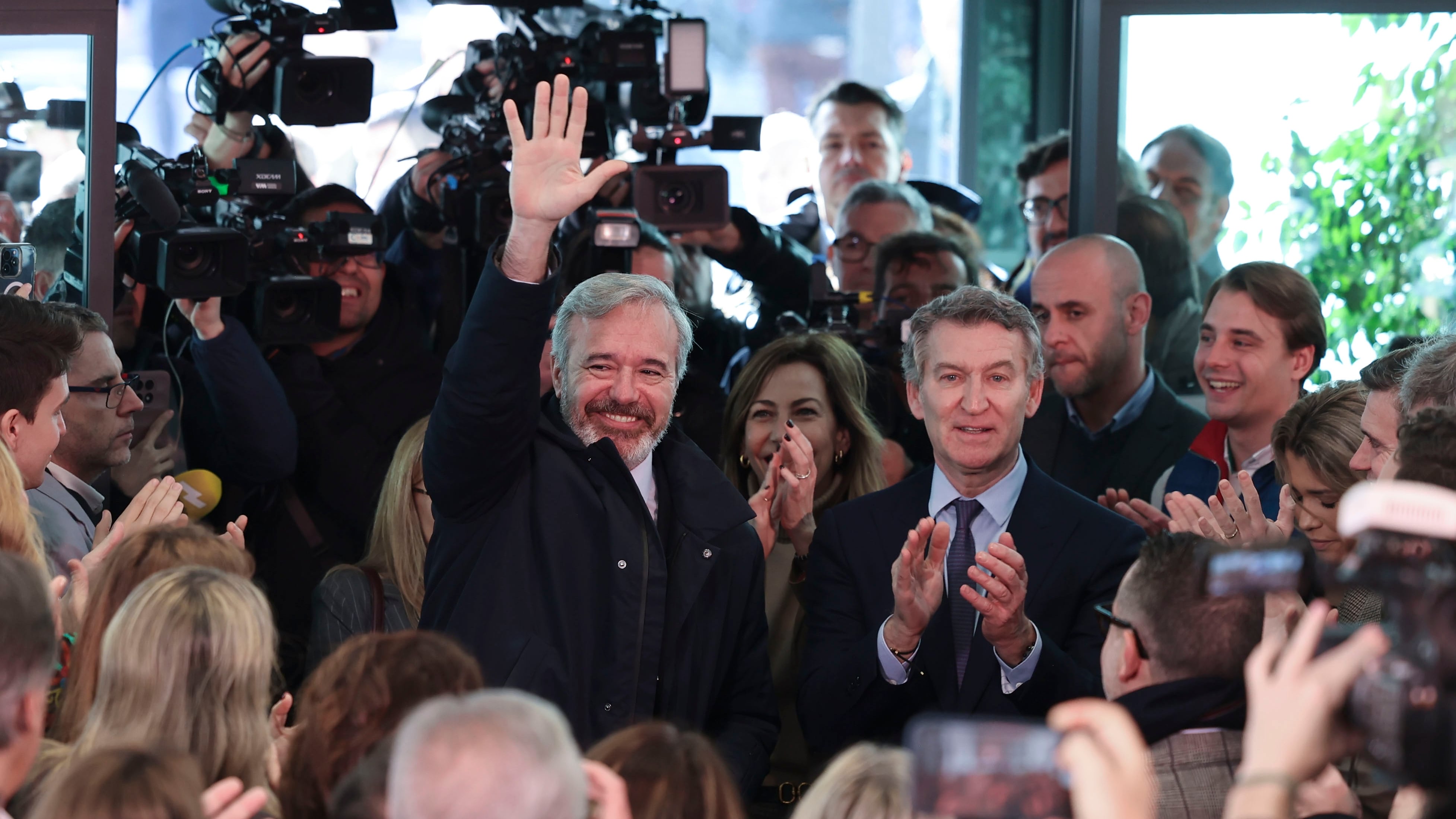 Feijóo insta a Vox a no bloquear el acuerdo: “No puede convertirse en un muro. Porque yo no soy Sánchez”