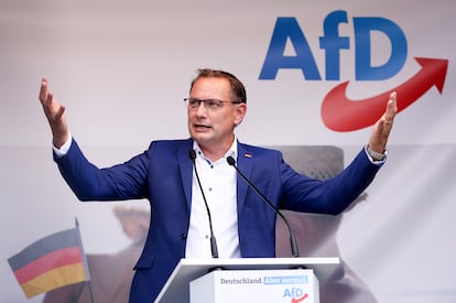 El copresidente del partido Alternativa para Alemania (AfD), candidato a las próximas elecciones federales, Tino Chrupalla, durante el mitin de lanzamiento de la campaña electoral de su partido en Schwerin, el 10 de agosto de 2021.