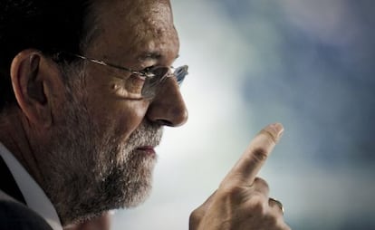 El líder del PP, Mariano Rajoy, durante el acto de presentación del libro.