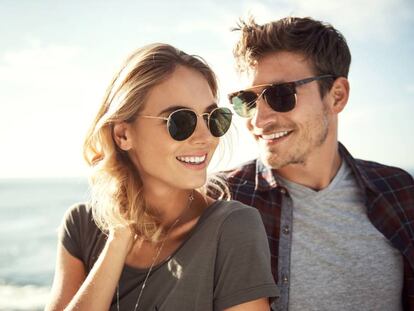 Además de protegernos, las gafas de sol también pueden aportar un toque extra a nuestros estilismos