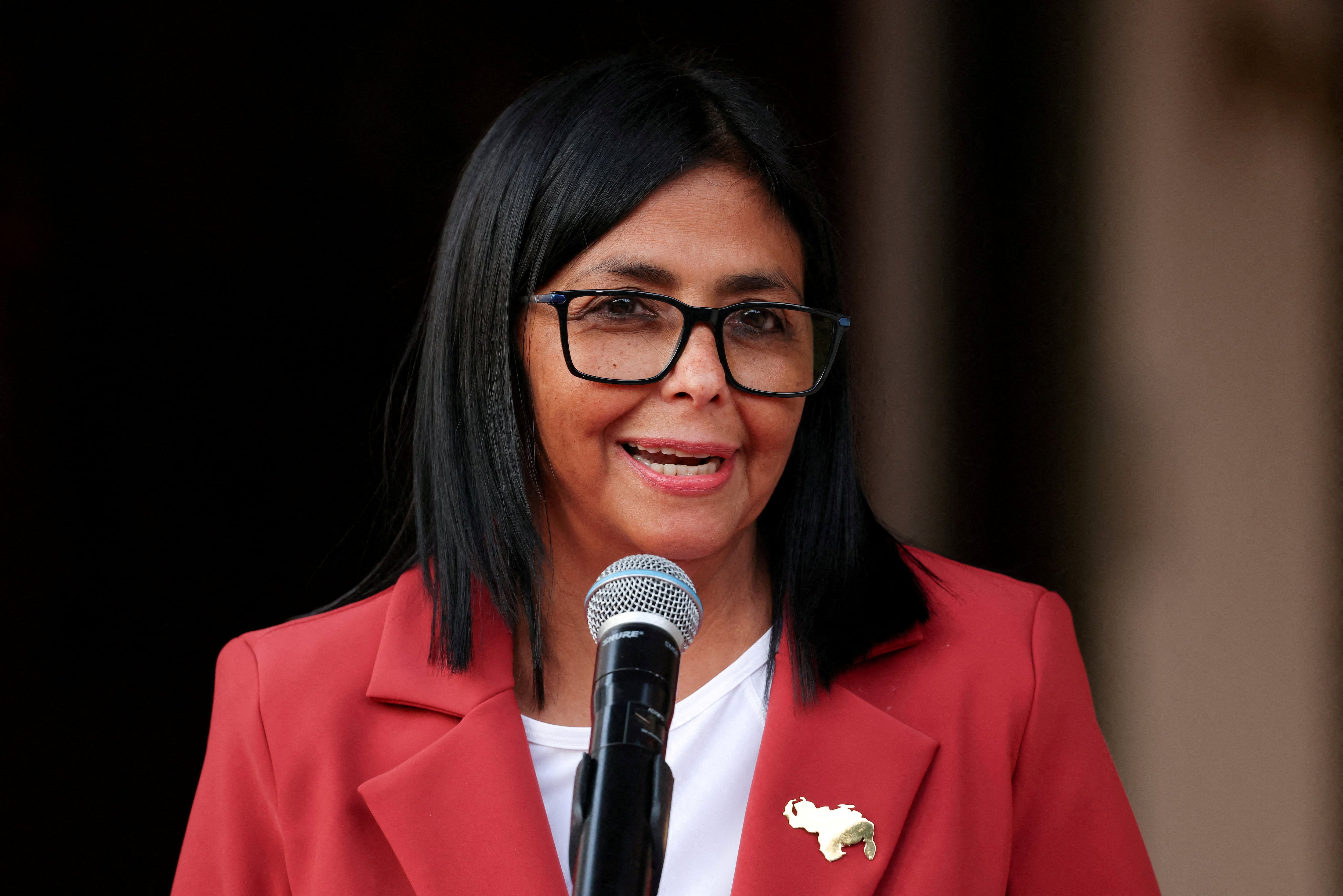 Delcy Rodríguez anuncia un aumento “responsable” del salario mínimo para el 1 de mayo en Venezuela