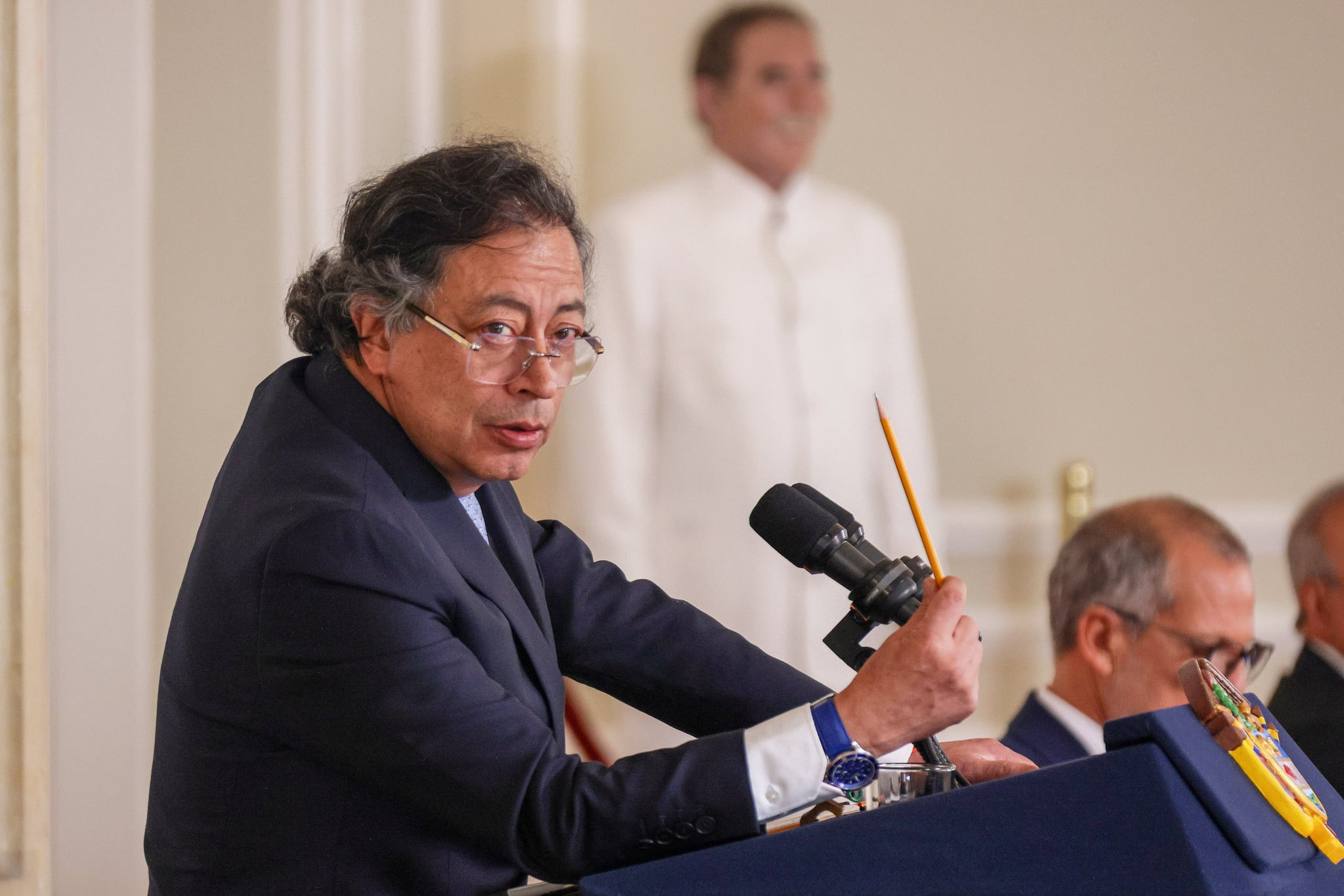 Petro acumula crisis en medio del ‘caso Leyva’