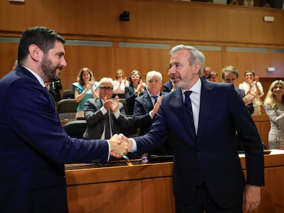 Jorge Azcón es investido presidente de Aragón tras el pacto con Vox y de incluir la prioridad nacional