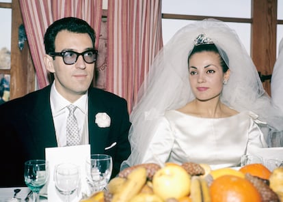 Carmen Sevilla en su boda con el compositor Augusto Alguero, celebrada el 23 de febrero de 1961, en Zaragoza.