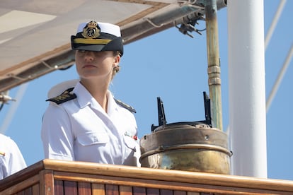 La princesa Leonor, en el buque escuela de la Armada española Juan Sebastián de Elcano.