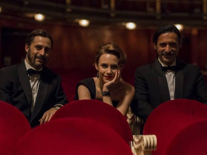 Hugo Silva, Aura Garrido y Nacho Fresneda, en el arranque de la grabaci&oacute;n de la tercera temporada de &#039;El Ministerio del Tiempo&#039;.