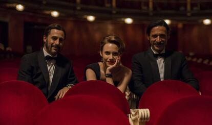 Hugo Silva, Aura Garrido y Nacho Fresneda, en el arranque de la grabación de la tercera temporada de 'El Ministerio del Tiempo'.
