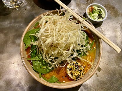 Tantanmen Ramen, en Chuka Ramen Bar. J. C. CAPEL