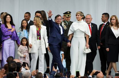 El presidente electo de Colombia, Gustavo Petro, junto con su esposa, Verónica Alcocer García.