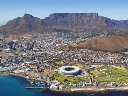 Vista de Ciudad del Cabo desde Table Mountain, el principal icono de esta capital.