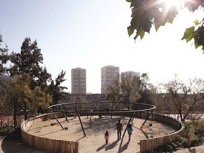 Parque Infantil en el Parque Metropolitano de Santiago de Chile.